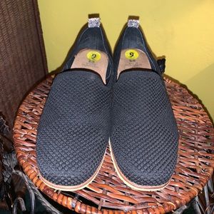 White Mountain Flats. Size 9, color black.